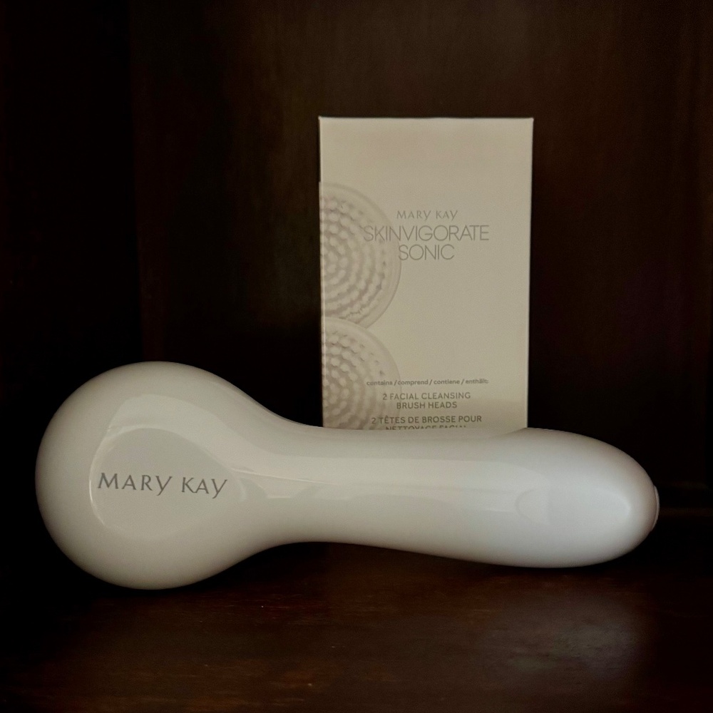 MaryKay Skinvigorate Sonic Facial Cleaner w/Brush Heads